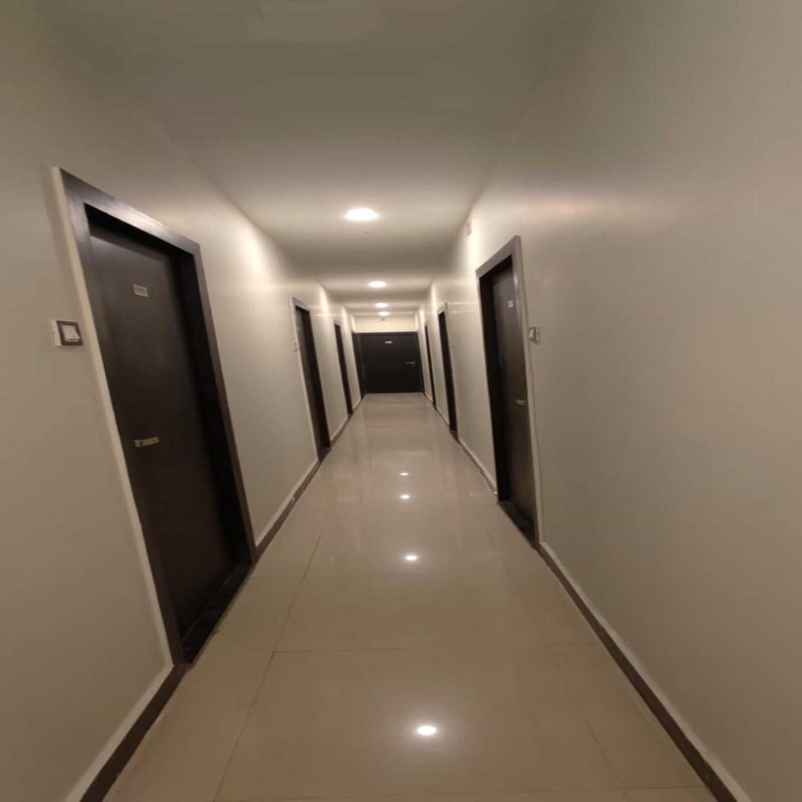 Hotel Blue Sky Residency 뭄바이 외부 사진